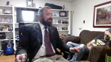 Hardworkertn  15-08-2021 video kissing